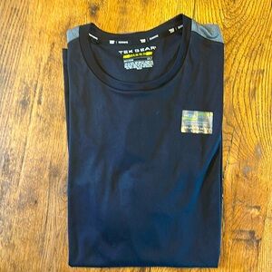 Men’s athletic shirt